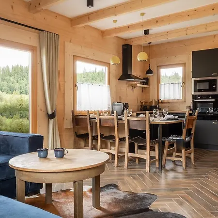 Zacny Lasek アパート