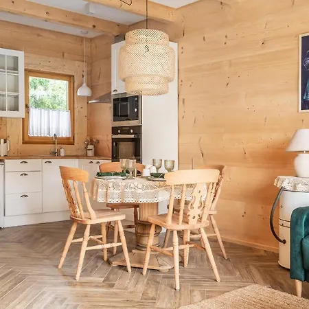 Zacny Lasek Apartment